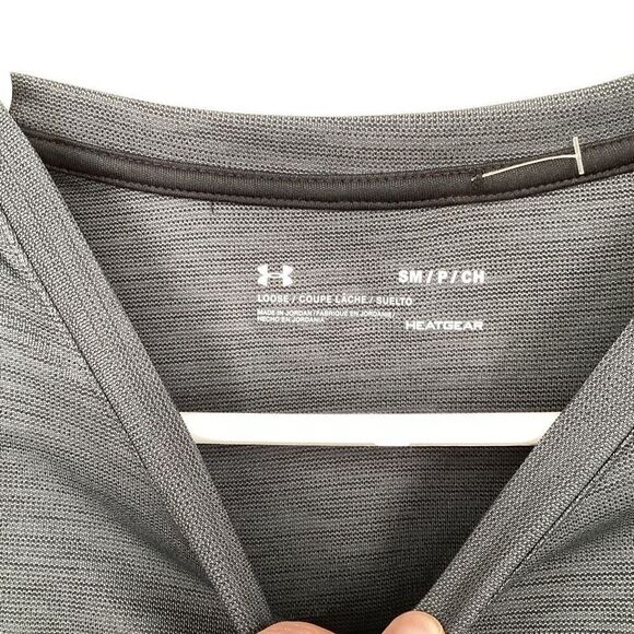NEW Ladies Under Armour Drifit Tee Loose‎ Gray small - Picture 2 of 6